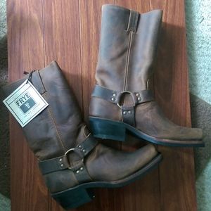 NEW! Frye harness 12R boots. Size 8.5.